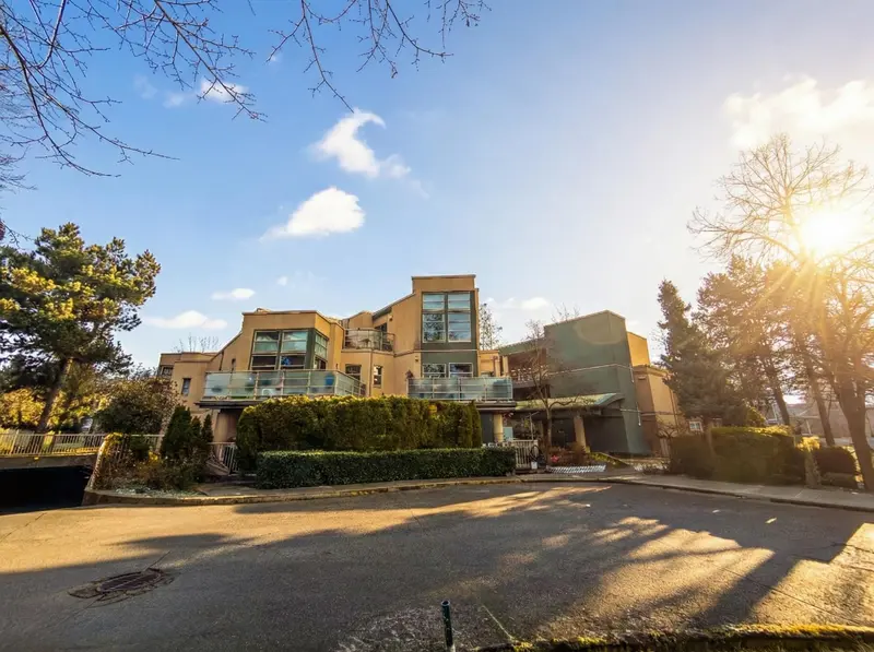 101 22277 122 AVENUE - photo 2 of 25