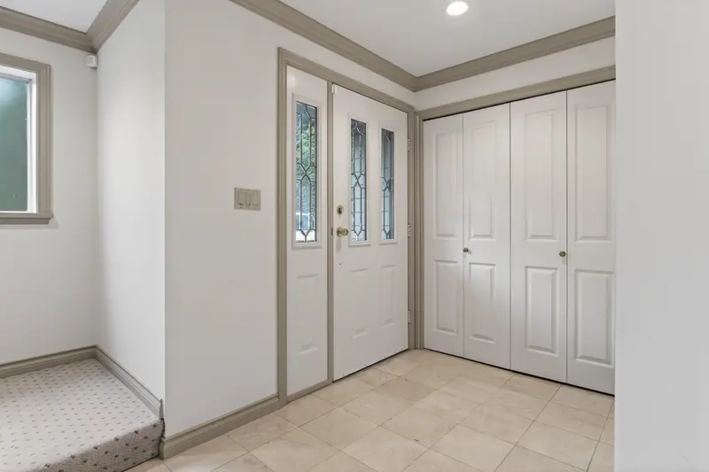 6440 NADINE CRESCENT - photo 4 of 25