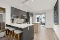 63 9718 161A STREET - thumbnail 6