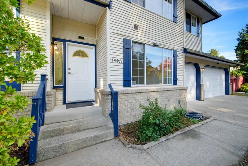 15911 111 AVENUE - photo 4 of 25