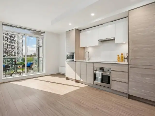 807 13655 FRASER HIGHWAY - photo 2 of 25