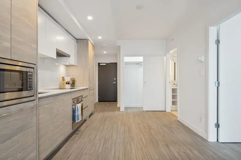 807 13655 FRASER HIGHWAY - photo 4 of 25