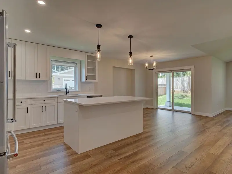 1104 CELIA CRESCENT - photo 4 of 25