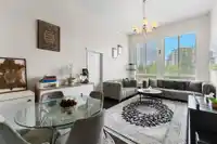 405 13468 KING GEORGE BOULEVARD - thumbnail 1