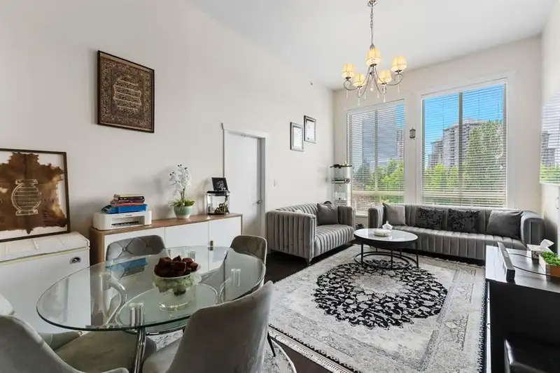405 13468 KING GEORGE BOULEVARD - photo 1 of 32