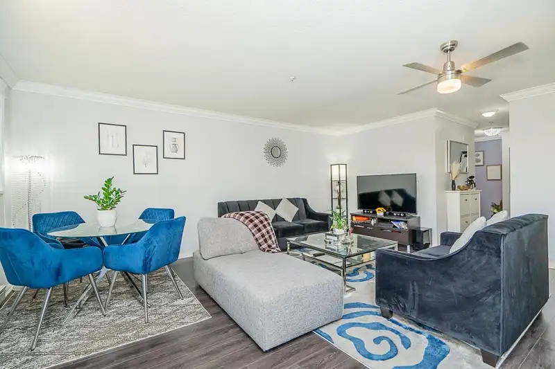 313 13727 74 AVENUE - photo 4 of 25