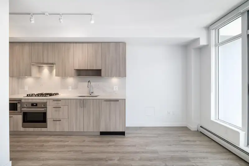 415 13350 CENTRAL AVENUE - photo 4 of 16