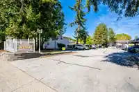 104 13915 72 AVENUE - thumbnail 2