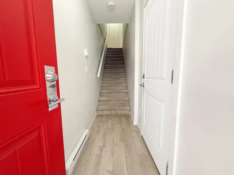 37 14555 68 AVENUE - photo 2 of 24
