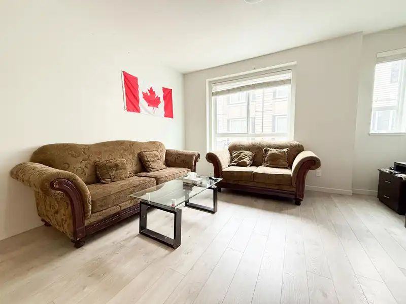 37 14555 68 AVENUE - photo 3 of 24