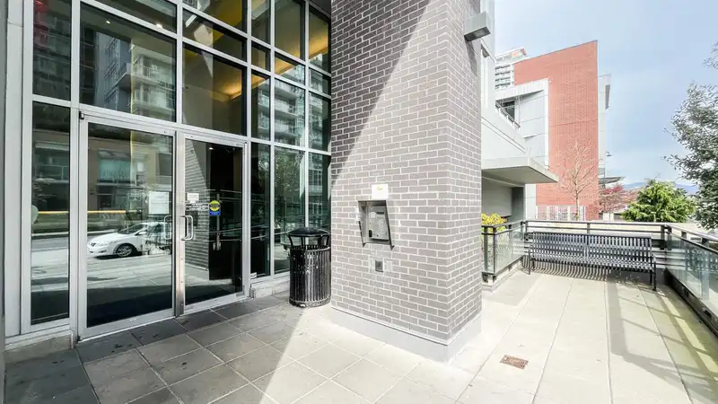 13325 102A AVENUE - photo 3 of 23