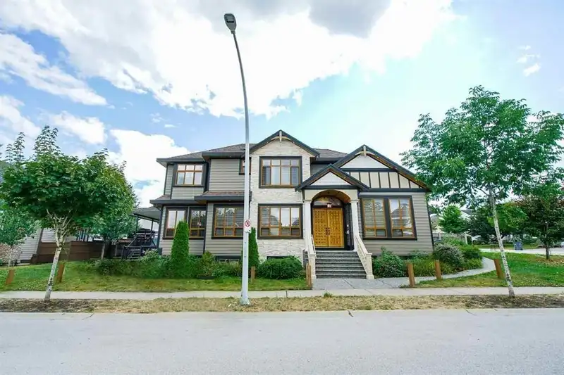 7532 144A STREET - photo 1 of 1