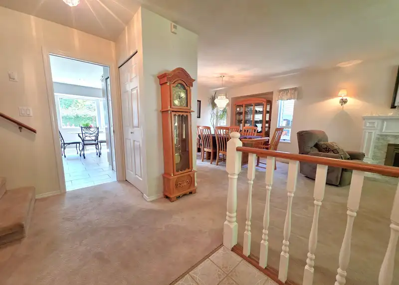 15734 97A AVENUE - photo 3 of 30