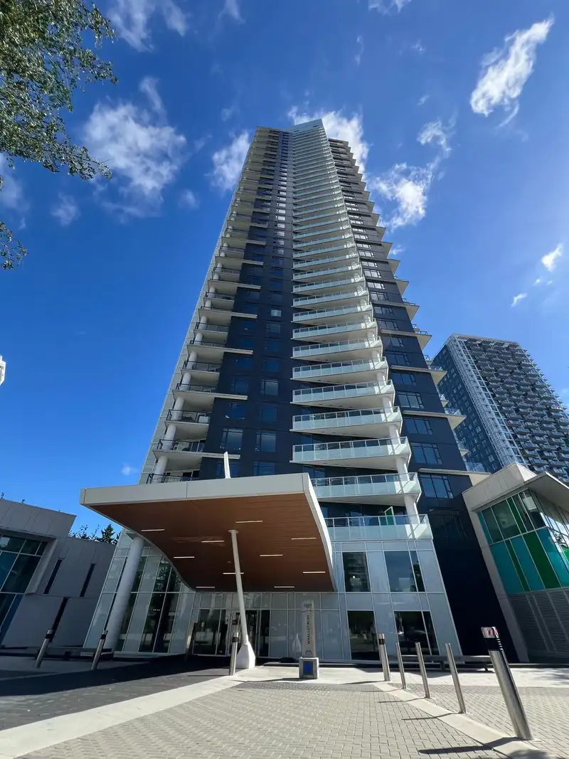 808 9887 WHALLEY BOULEVARD - photo 1 of 33