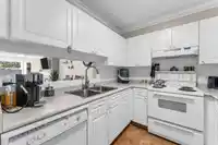 206 9942 151 STREET - thumbnail 8