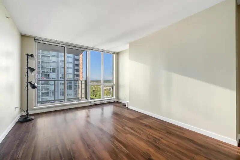 2409 13688 100 AVENUE - photo 3 of 22