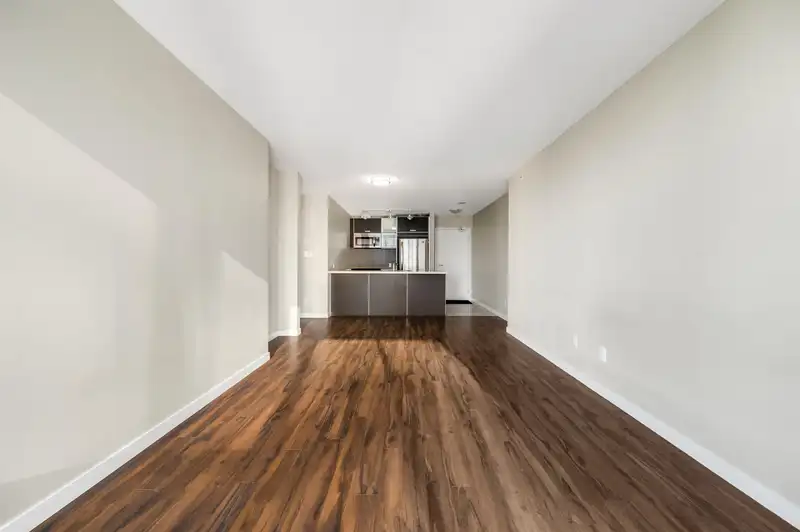 2409 13688 100 AVENUE - photo 4 of 22