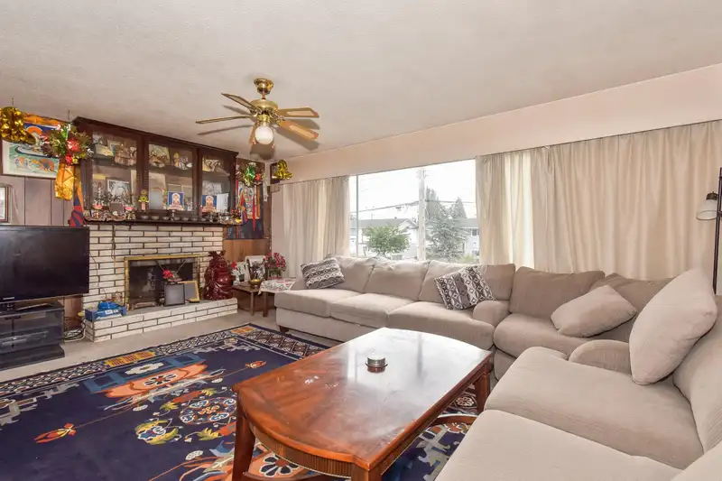 17841 57A AVENUE - photo 3 of 29