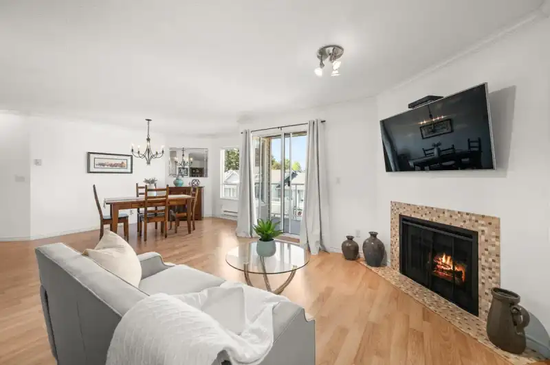 205 9295 122 STREET - photo 1 of 39
