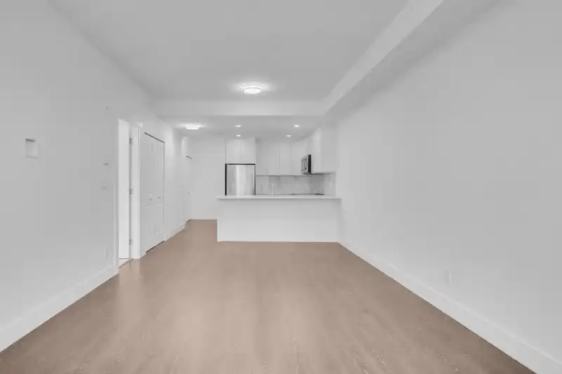 207 9983 E BARNSTON DRIVE - photo 2 of 37
