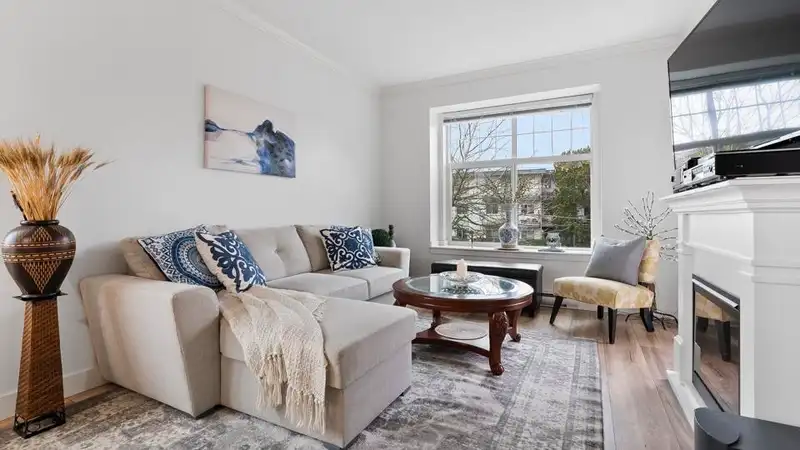 213 17712 57A AVENUE - photo 4 of 30