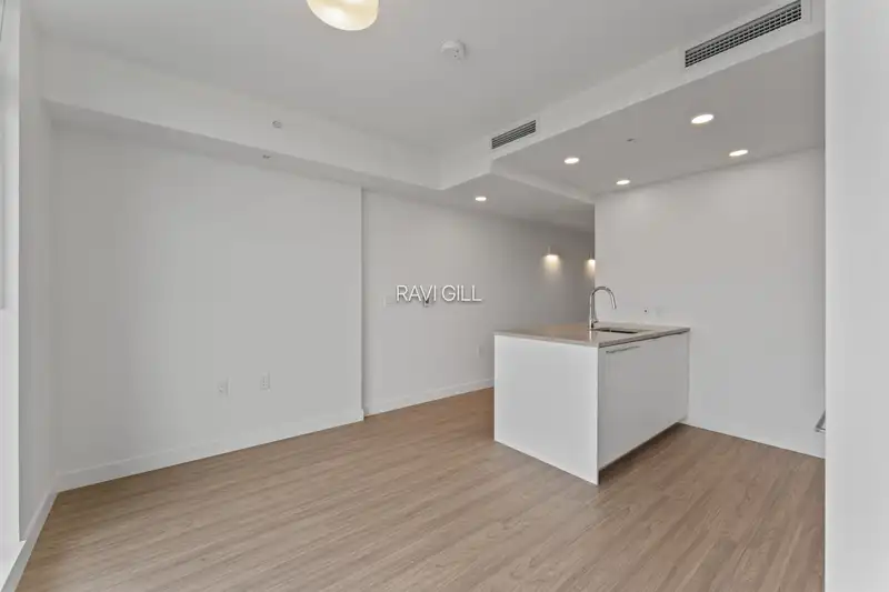 3003 13675 107A AVENUE - photo 3 of 13