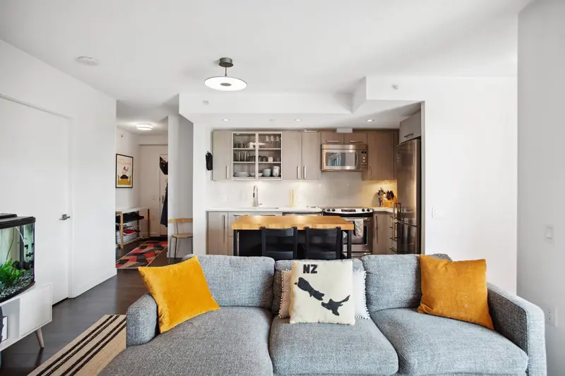 501 983 E HASTINGS STREET - photo 4 of 16