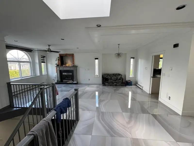 12944 108 AVENUE - photo 3 of 12