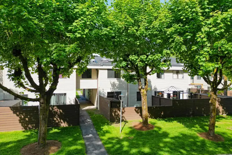 117 14159 104 AVENUE - photo 1 of 37