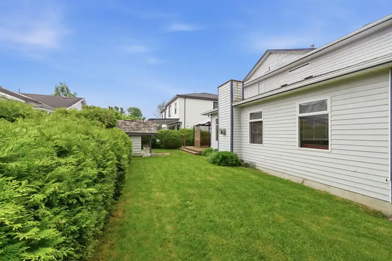 9028 136B STREET - photo 4 of 30