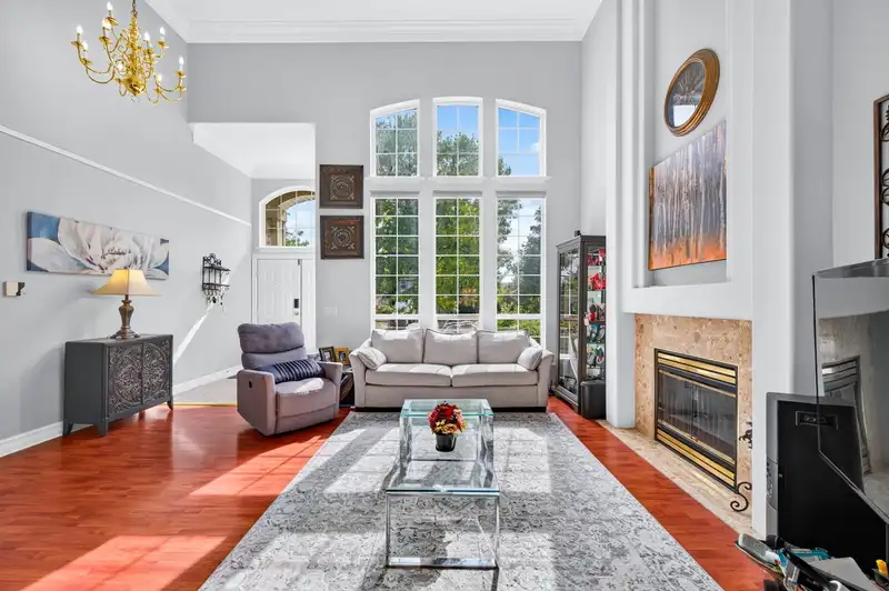 15467 109A AVENUE - photo 3 of 25