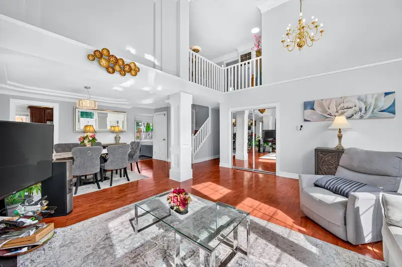 15467 109A AVENUE - photo 4 of 25