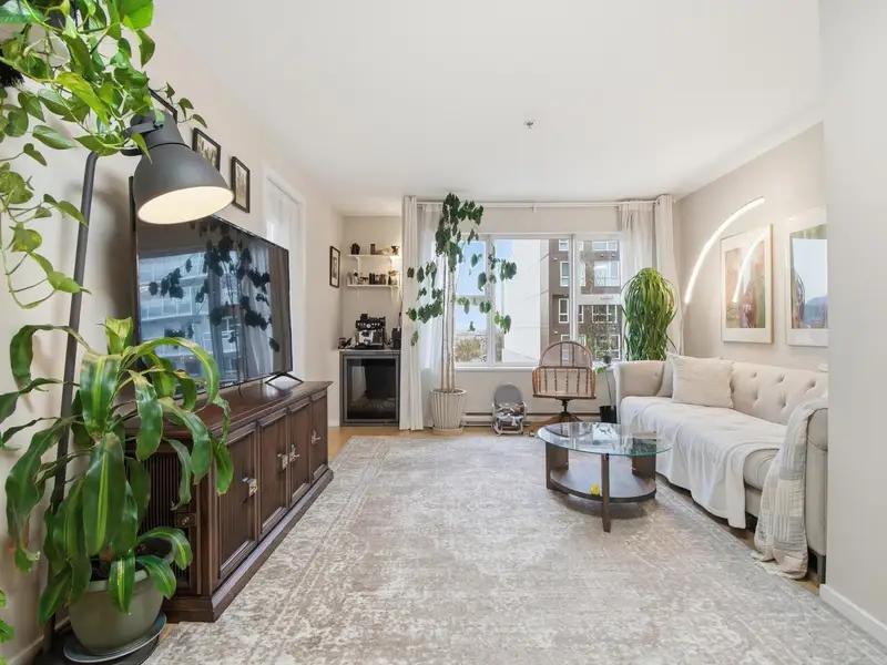 403 415 E COLUMBIA STREET - photo 3 of 22