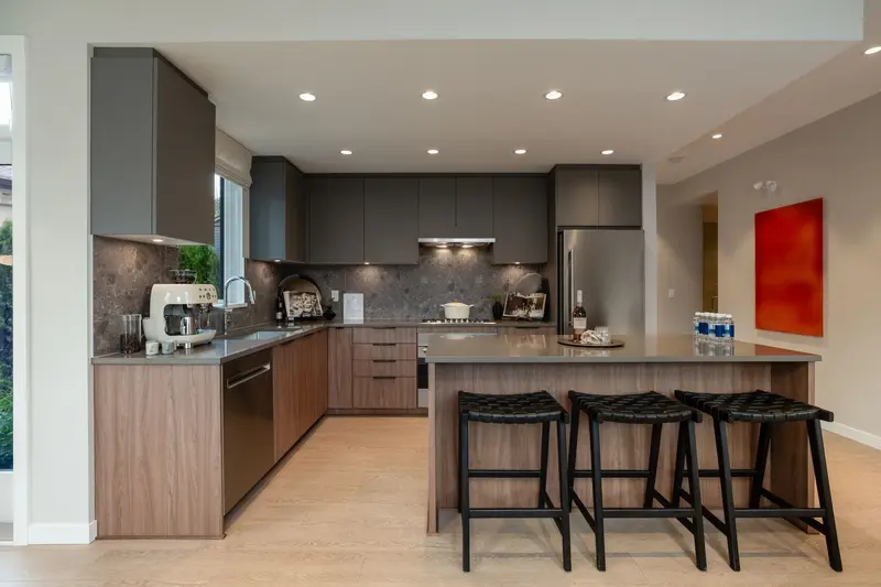 210 3128 JAGO WAY - photo 3 of 9