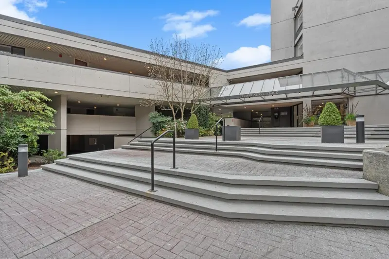 106 4900 CARTIER STREET - photo 1 of 25