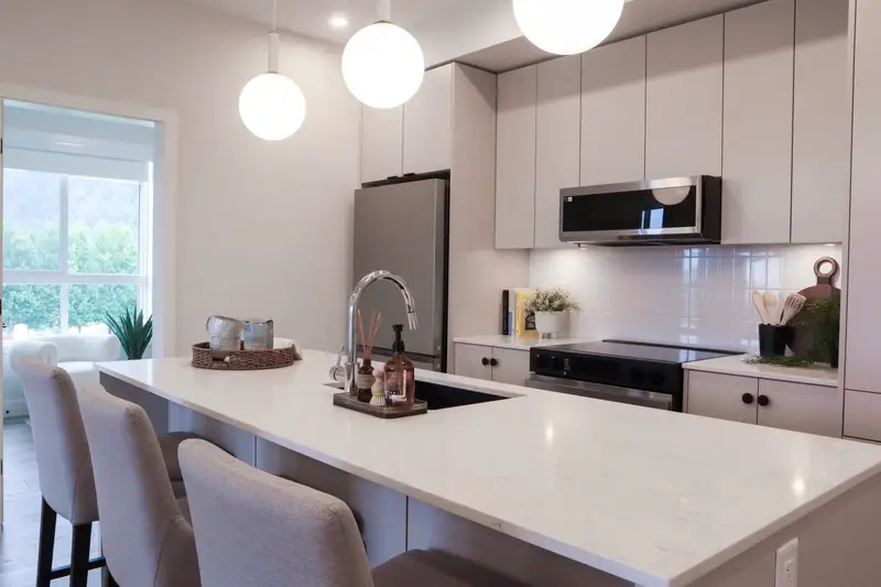 410 45497 CAMPUS DRIVE - photo 4 of 16