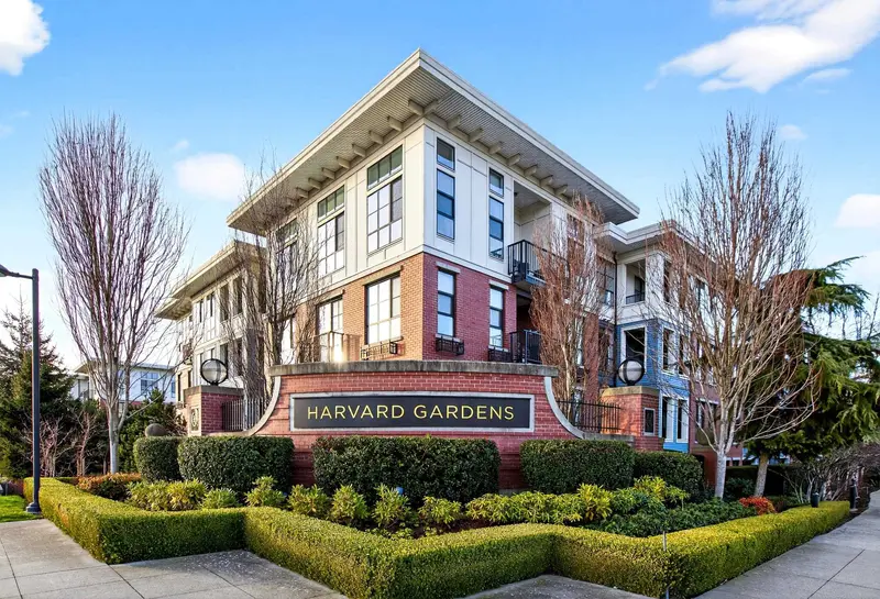 312 15168 33 AVENUE - photo 1 of 25