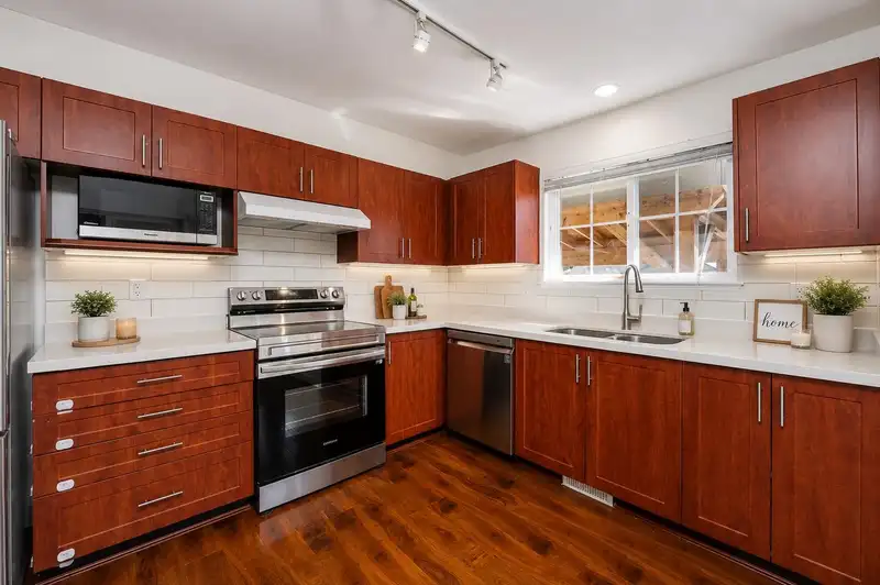 94 8888 151 STREET - photo 2 of 40