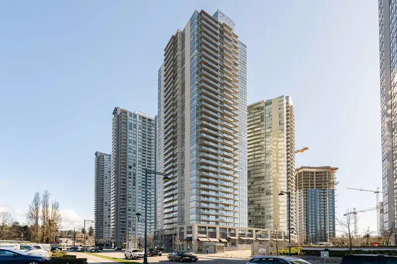 2405 13688 100 AVENUE - photo 1 of 28