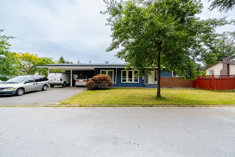 9303 STUART CRESCENT - photo 1 of 40