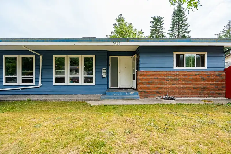 9303 STUART CRESCENT - photo 2 of 40
