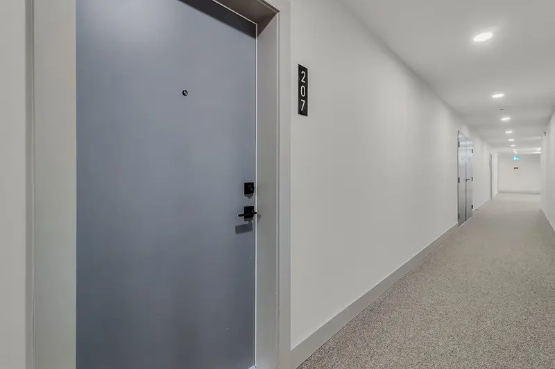 207 20282 72B AVENUE - photo 2 of 25