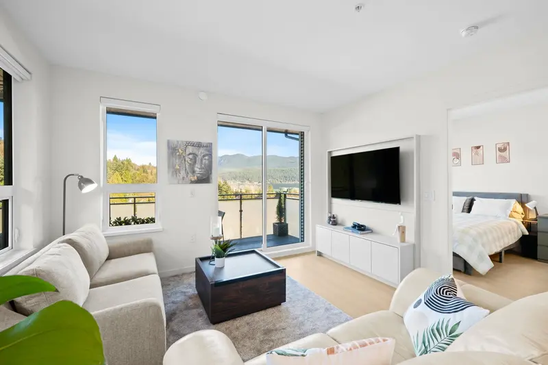 604 2015 ST. JOHNS STREET - photo 1 of 25