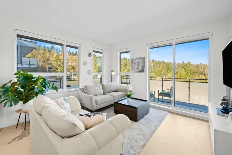 604 2015 ST. JOHNS STREET - photo 2 of 25