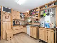 180 7790 KING GEORGE BOULEVARD - thumbnail 4
