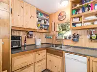 180 7790 KING GEORGE BOULEVARD - thumbnail 6