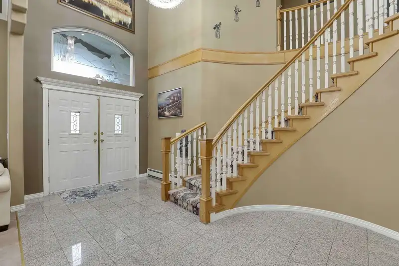 6125 132A AVENUE - photo 4 of 40