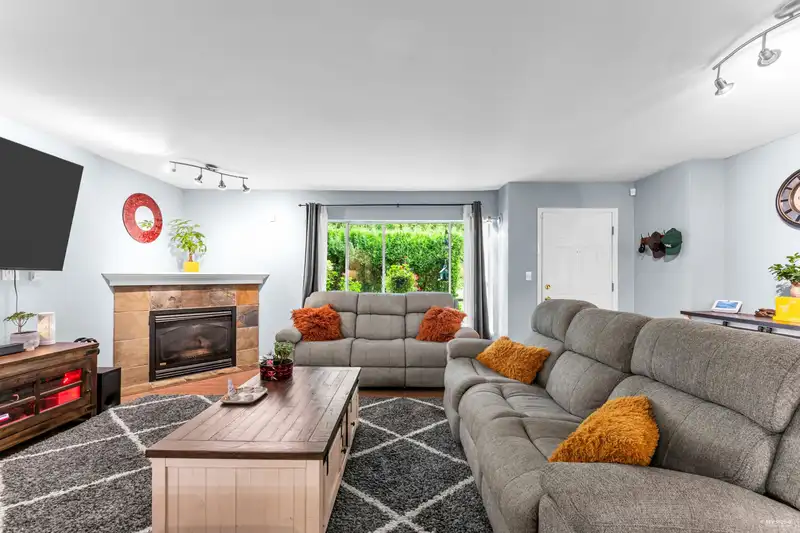 2 13630 84 AVENUE - photo 4 of 16