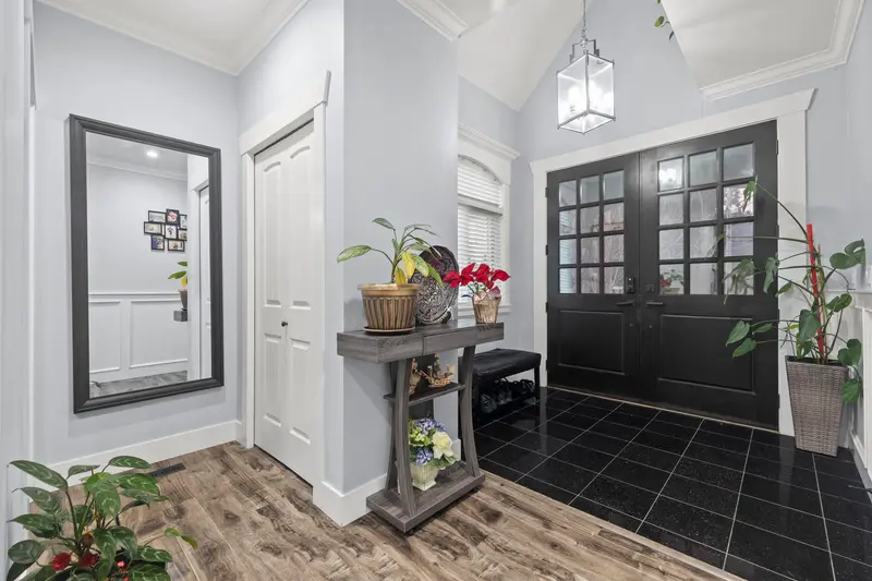 2012 BEAVER STREET - photo 2 of 25