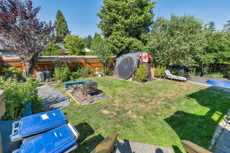 15157 108 AVENUE - photo 4 of 15